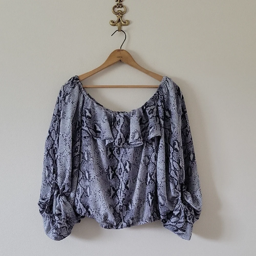 ee:some Grey Snakeskin Print Bubble Ruffle Cropped‎ Blouse Size Large